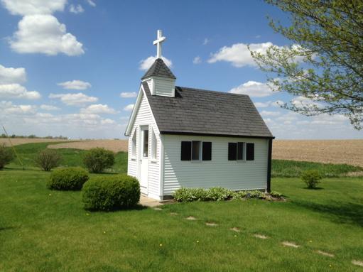 rogerriley's tweet photo. Wayside Chapel outside Pella Ia #ia365 #iowabackroads http://t.co/r0NUXt0SgW