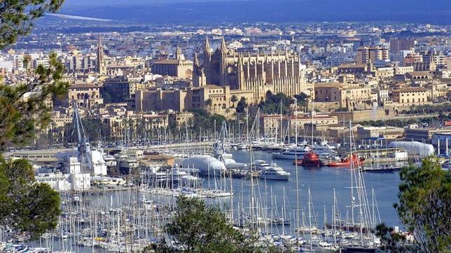 mivenespana's tweet photo. "Diez motivos para querer vivir en Palma de Mallorca" http://t.co/OWXjvueR8B http://t.co/ldmSyXwmYi