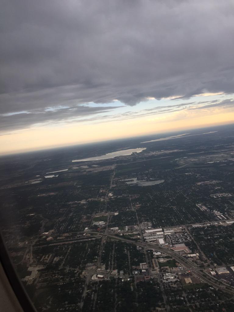 ehovs's tweet photo. High above Dallas #calmbeforethestorm #CNNInTheAir http://t.co/iXwYe4LcAZ