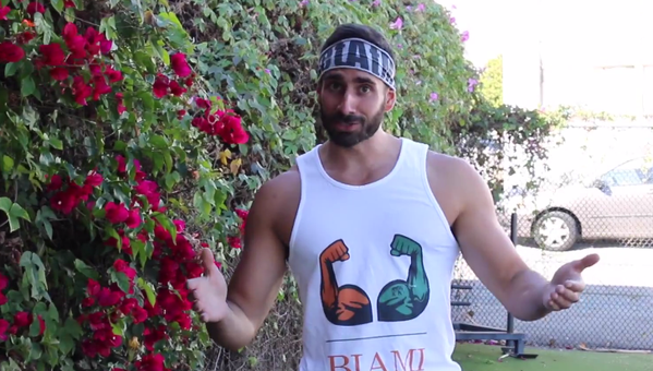 totalfratmove's tweet photo. Dom Mazzetti Drops Valuable Knowledge On How To Cut For The Summer (Video) >> http://t.co/Kd0d3RoYku http://t.co/X2friehXNw