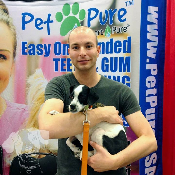 PetPure's tweet image. Check out our new friend Miles that we met at Phoenix Pet Expo! He loves healthy pet smile… ift.tt/1DYrjjQ
