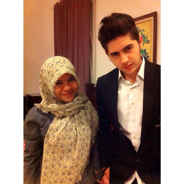 ncagumo's tweet photo. Abang Cemal With Nurmihailoa Nabiu
#FotoLama #Cemalizers #CemalFarukUrhan @cemalurhanoff @Myhailoa @Cemalizers_ http://t.co/HYGQFenjKS
