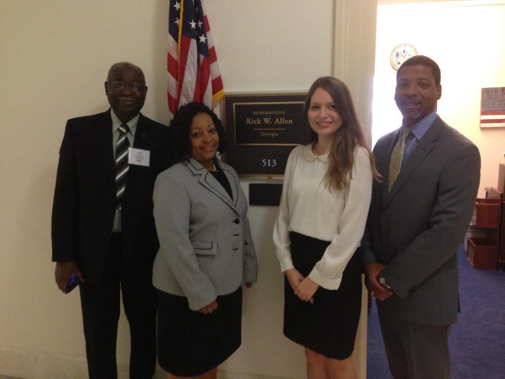 gtannerGA's tweet photo. AARPGA with Congressman Rick Allen Legislative Assistant. #AARP2015#AARPGA#AARPSERCS http://t.co/lNuyl5CSjO