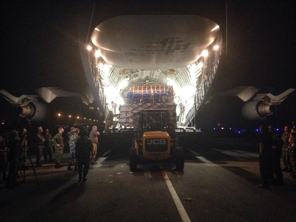 Unloading of #Canada cargo plane continues as aid &amp; Can Forces team arrives #Katmandu to help #NepalQuake #CBC
