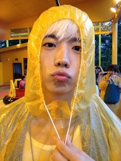  HAPPY BIRTHDAY! JANG WOOYOUNG! do you remember the second picture? Well, don\t worry your still cute <3 
