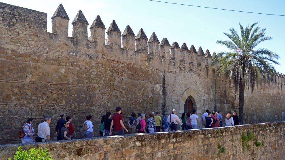 ElViajero_Pais's tweet photo. Si vas a Córdoba este el puente de mayo ¡atento! Puedes hacer estos 10 paseos gratuitos http://t.co/AmP01jASSE http://t.co/MouGoj3aOy
