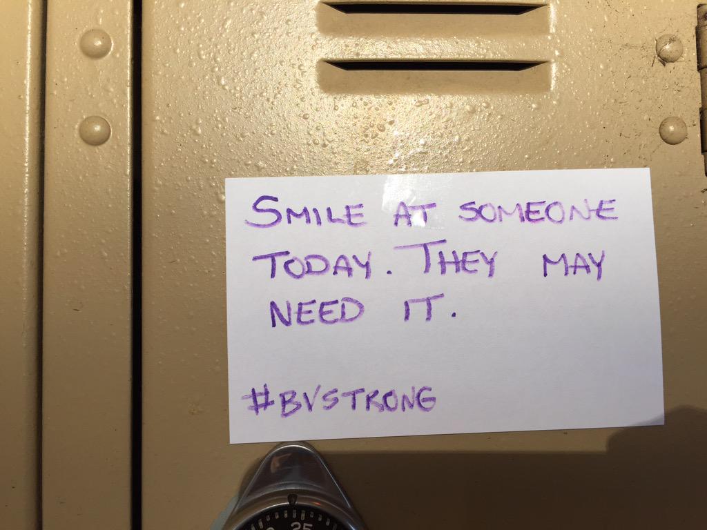 PepeBaeza89's tweet photo. Some students came early today to cover each locker with these notes #StandAgainstSuicide #FightSuicideWithLove http://t.co/aRLYsO6Bql