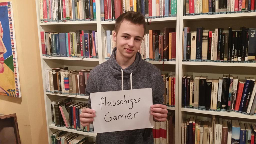 JugendPride's tweet photo. Ich oute mich als.. #JugendPride http://t.co/kOS8lDAJCC