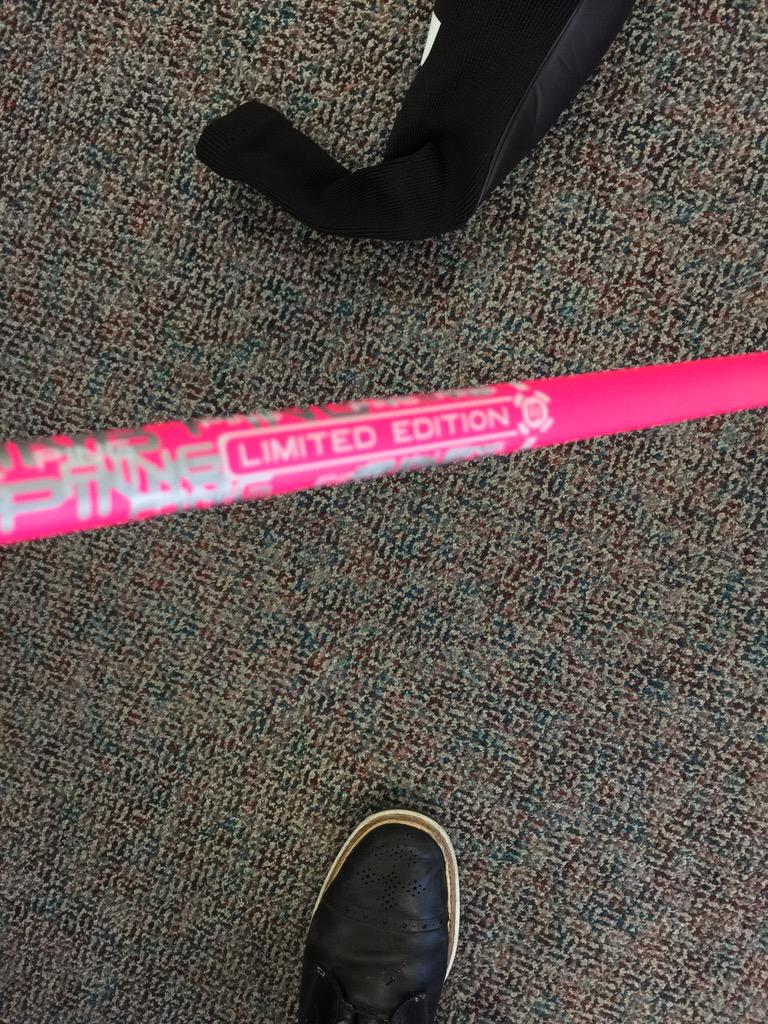 _jhahn12's tweet photo. Salute to my man @bubbawatson #G30 #Pink #BubbaDriver http://t.co/cvXYzFAkKr