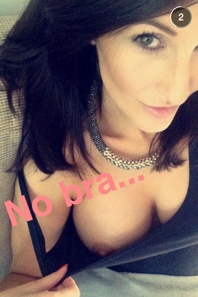 snap666babe's tweet photo. #cleavage #nobra #nipflash #nipslip #snapchat #snapababe http://t.co/1OmvKEA3CQ