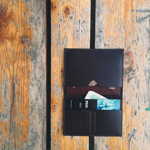 gembox_ru's tweet photo. #leatherprojects Passport Wallet. Супер кожа, супер стежки. Можно использовать как обложку. – http://t.co/9i1H814zDi http://t.co/P7qV1C9C3F