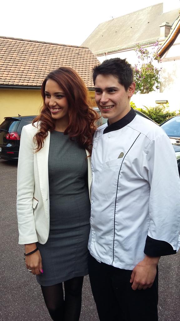 TopmusicAlsace's tweet photo. Deux emblèmes de l'#Alsace réunis à Sierentz dans le #dep68 : le gagnant de #Topchef @68Koenig et @WespiserD http://t.co/FBzipzAK2M