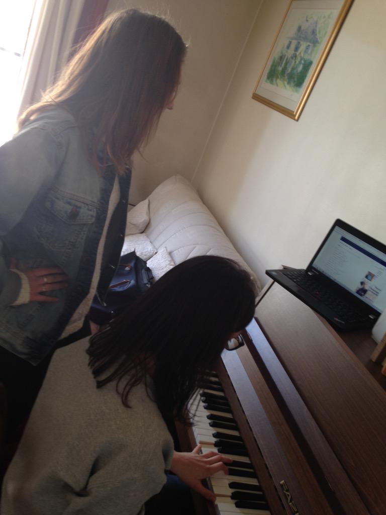 GemExpress's tweet photo. La #SoireeDefiLExpress se prépare en musique chez @GemExpress http://t.co/bxuI9ojUKx