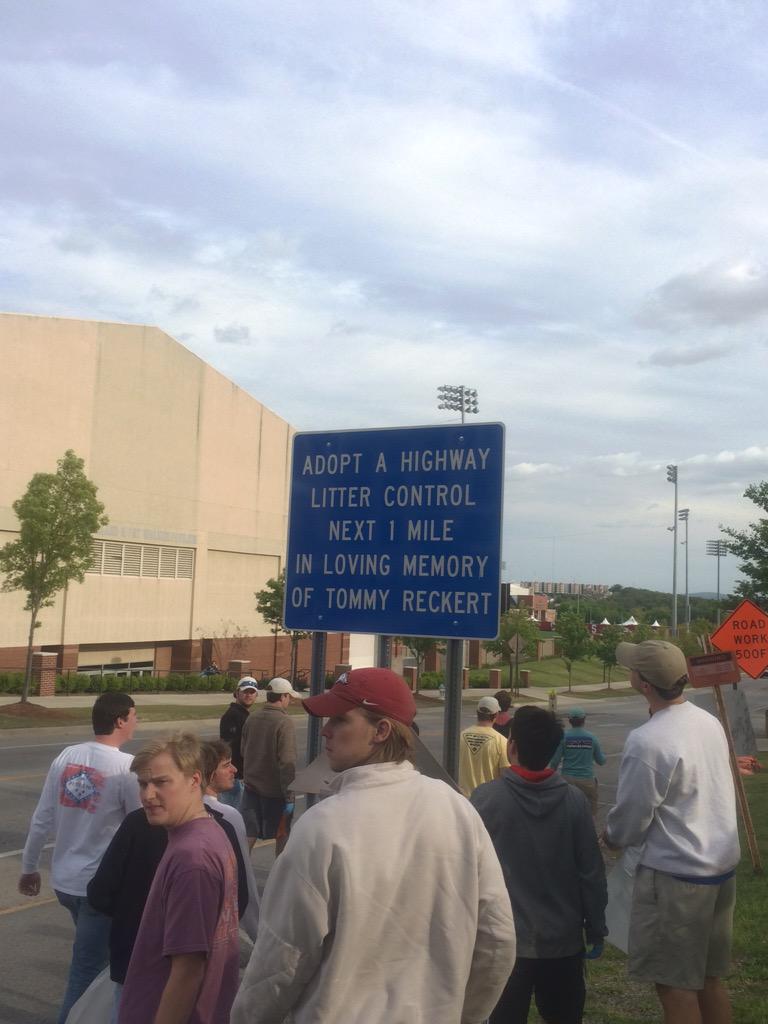 UofASigmaNu's tweet photo. Fallen brothers are never forgotten. Brothers came out yesterday to clean up Tommy's highway in his memory http://t.co/MJG3CCCZow