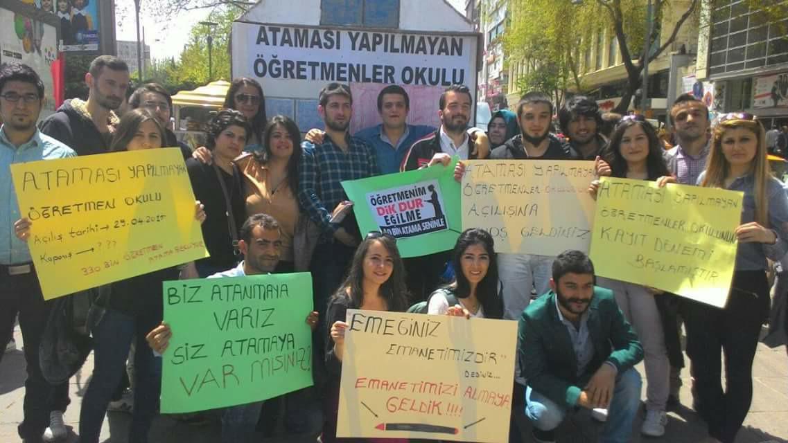 MelisOgretmn's tweet photo. KpssMagduru OgretmeneTelafi
@mazlumnurlu 
@basgulsen 
@sakine_oz http://t.co/4wXtDsxg2I @Ahmet_Davutoglu @Davutoglu_Sare @RT_Erdogan