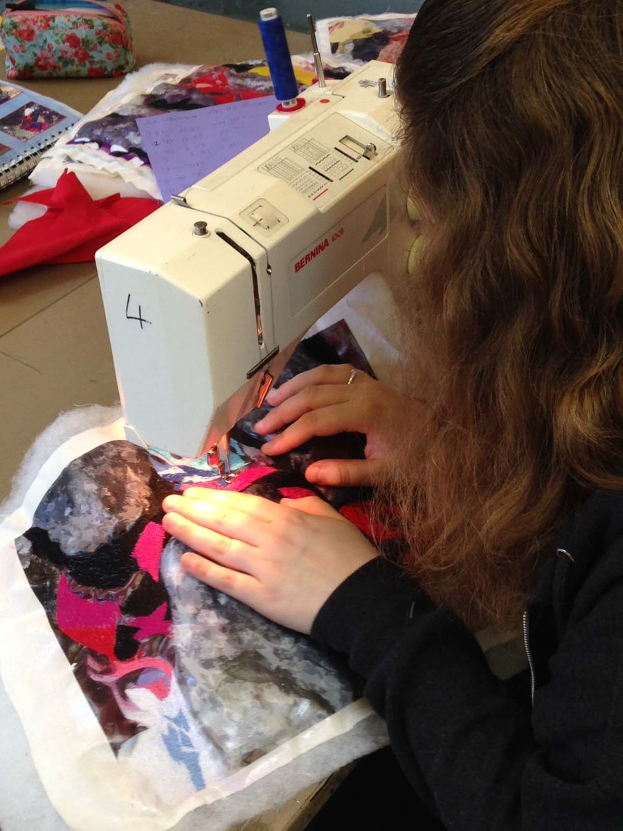 SexeysArts's tweet photo. Budding artists hard at work on their exam projects - fantastic range of responses &amp; creative visions @SexeysSchool! http://t.co/B6tE4Vcfjj