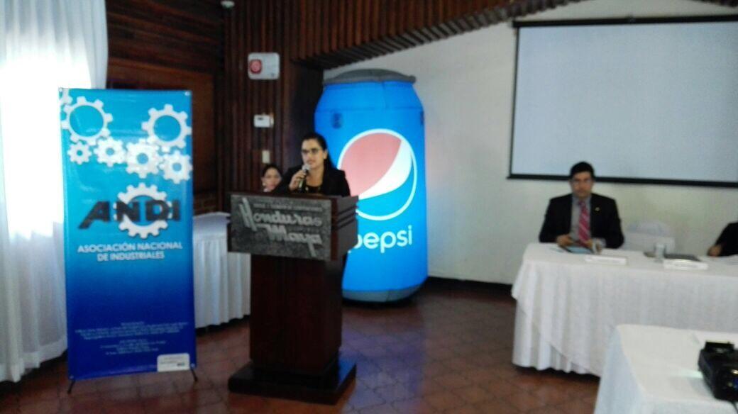 EybyAguirre's tweet photo. Semana de la Salud y Seguridad Ocupacional @COHEP_IT @ANDIHonduras la cultura prevencion produce frutos #SafeDay2015 http://t.co/aViU5H4dqk