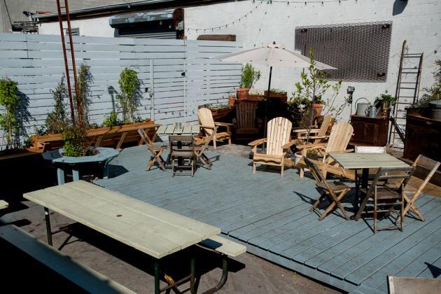 infatuation's tweet photo. It's nice out NYC, let's patio ---> Restaurants With Outdoor Patios That Are Now Open:  http://t.co/wD51mEVN8R http://t.co/XaBXOUJHZA