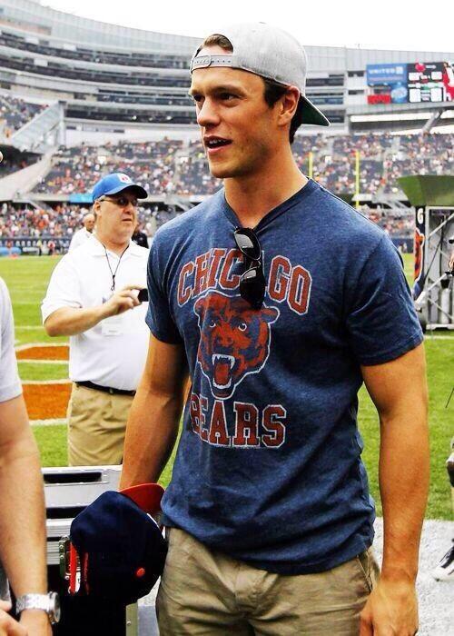 Both Jay Cutler and Jonathan Toews are celebrating a birthday today so......

Happy birthday bb!!   