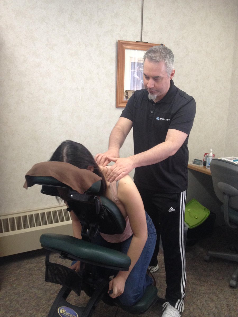 ohiousouthern's tweet photo. Southern campus students are de-stressing with a free chair massage in the Student Success Center. Way to go! http://t.co/7W9AhYFngO