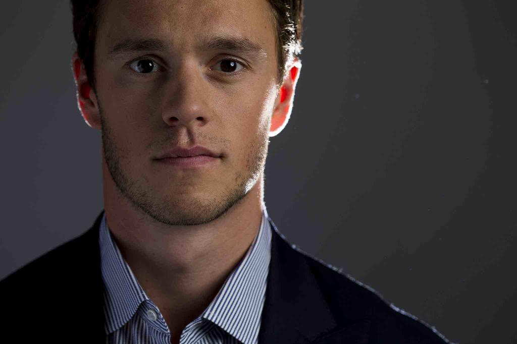 Happy birthday the hottest captain in the game, Jonathan Toews. I\ll help you celebrate 27 times over. 