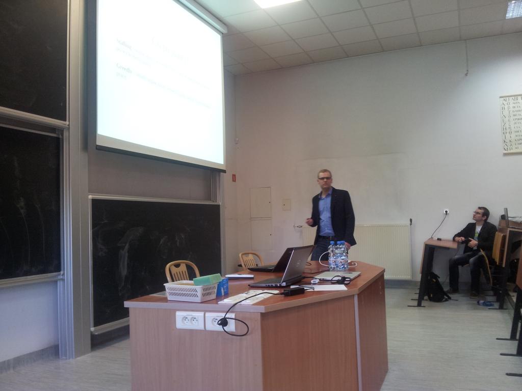 TorunJUG's tweet image. .@ChylaAdam o szczegółach #forkjoin #TorunJUG