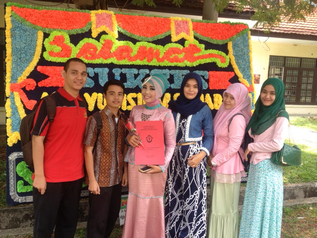 FHUnimalNews1's tweet photo. Sekilas info, tadi siang juga telah dilaksanakan yudisium FH Unimal di aula fakultas hukum unimal http://t.co/PKsFzR36v8