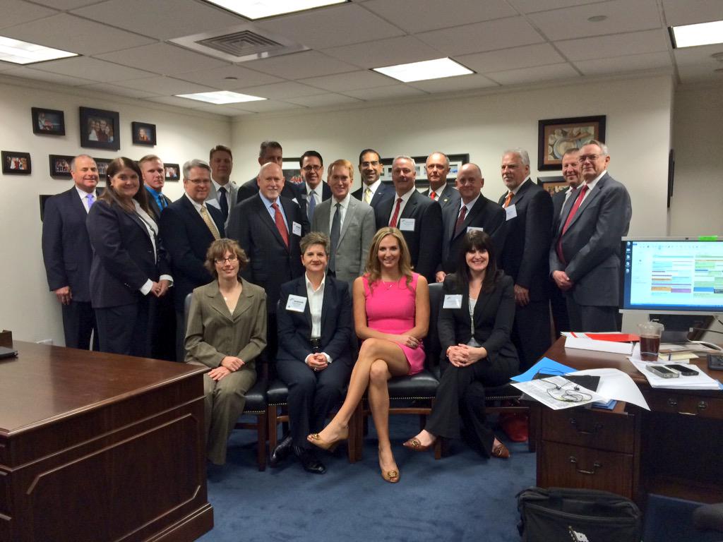 Great meeting with <a href="/SenatorLankford/">Sen. James Lankford</a> #CommunityBanking #ICBAWPS15