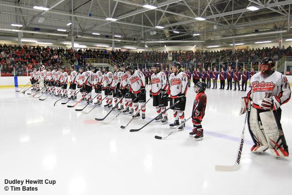 ojhlimages's tweet photo. Your Fort Frances Lakers infront of their home town crowd during pre-game ceremonies. @FF_Lakers http://t.co/uKSbGldsj2