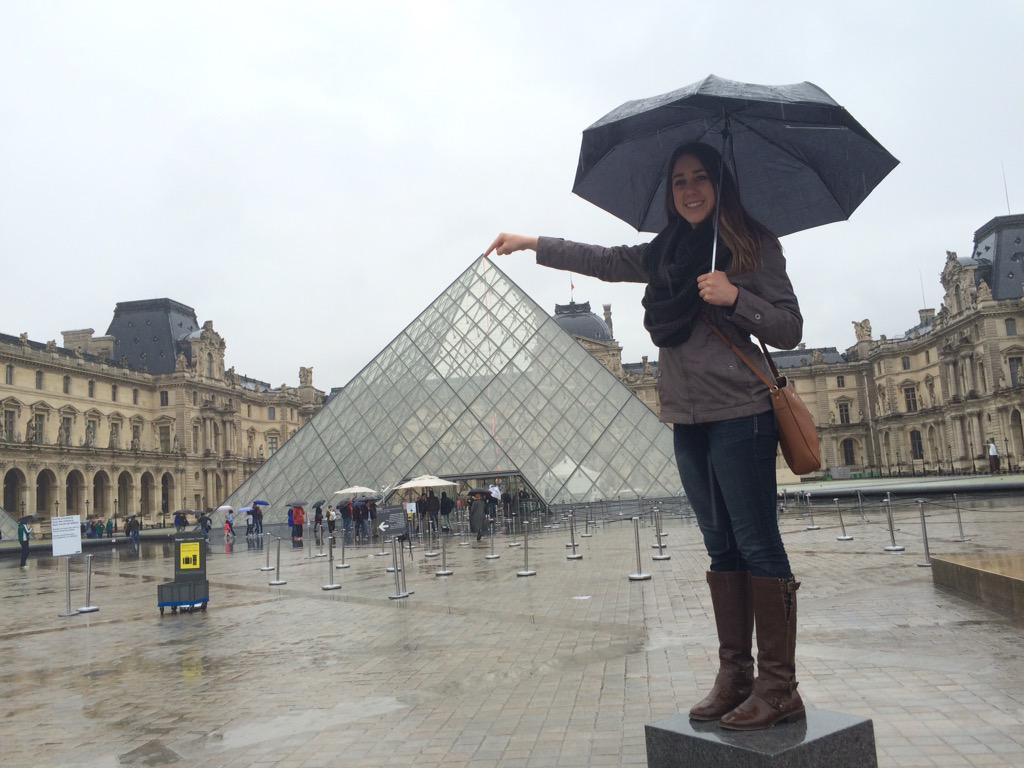 Being a tourist can be really fun #lourve #pyramid #paris #pari #france #wanterlustwednesday #wanderlusttravel