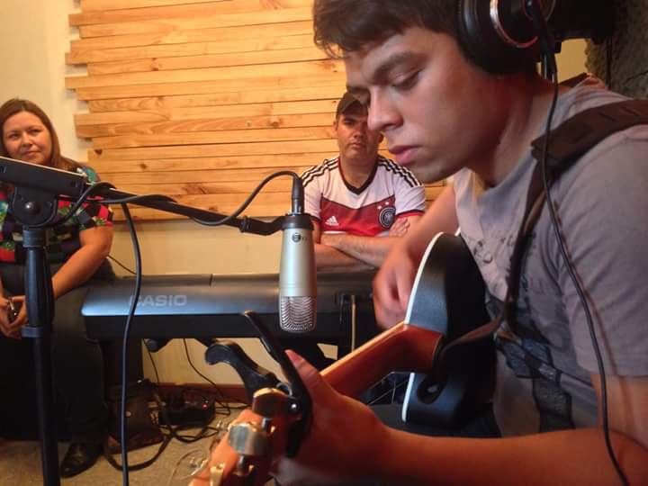 PerezYurima's tweet photo. Grabando ando... http://t.co/lqn8AYZ52W
