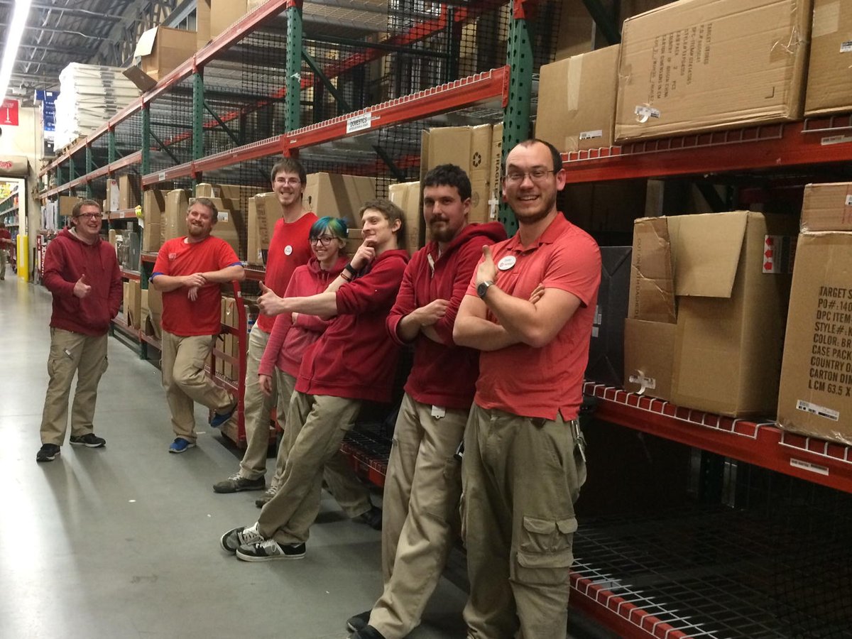 My BR team zoned and pushed out bulk today! <a href="/DaleVenteicher/">Dale Venteicher</a> #comingcleanAGAIN #makingitlookpretty #happyteamsclean