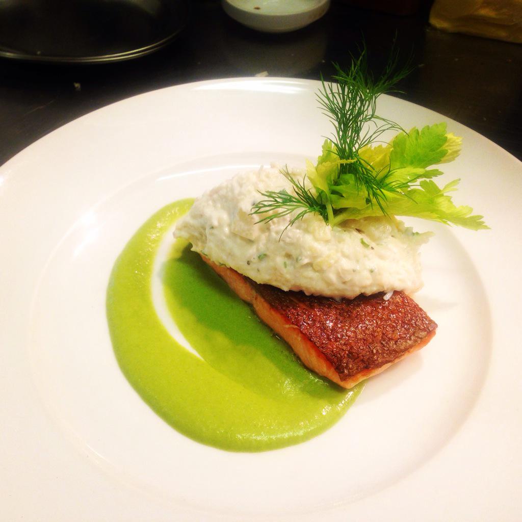 aurel76000's tweet image. Sea trout, crab and spring onion @AscotGrill , @Kingfisher_BXM