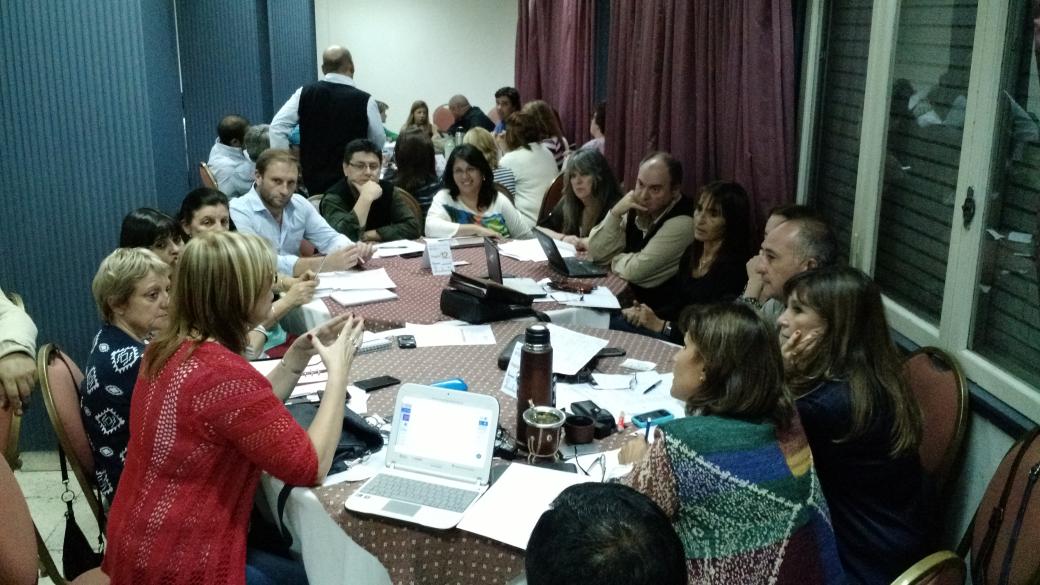 GerFCapriotti's tweet photo. Región 12: Equipo de Inspectores y CIIE, construyendo acuerdos sobre TICs @BAeducacion @CpitanSto @JefatSanNicolas http://t.co/NmTytrO7Rz