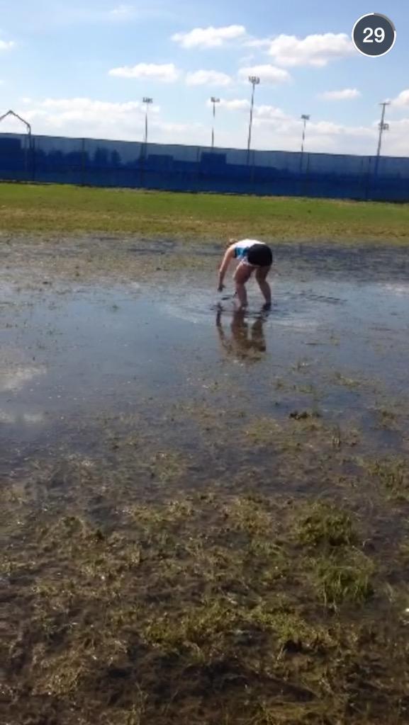 BurdetteJuliana's tweet photo. Instead of Laxin at practice we saved 9 fish #TeamBondingGoals http://t.co/76fCgoq5Gn