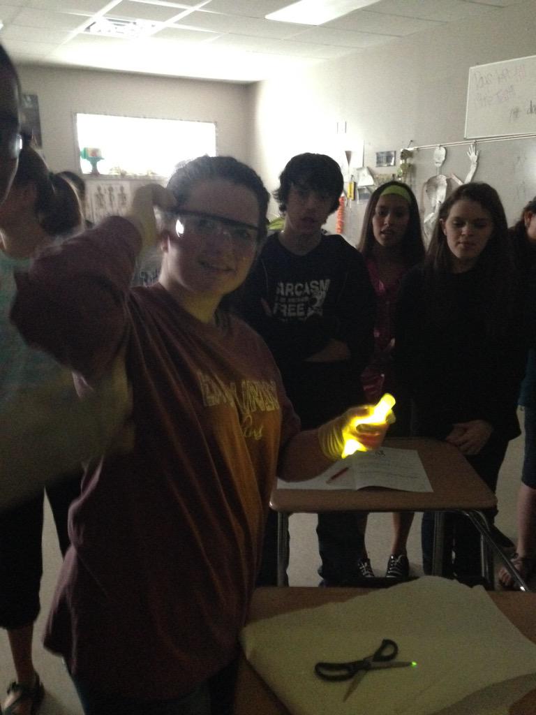 MrsHbailey's tweet photo. A little chemistry in biology class. 😊 http://t.co/em4DOx0eUU