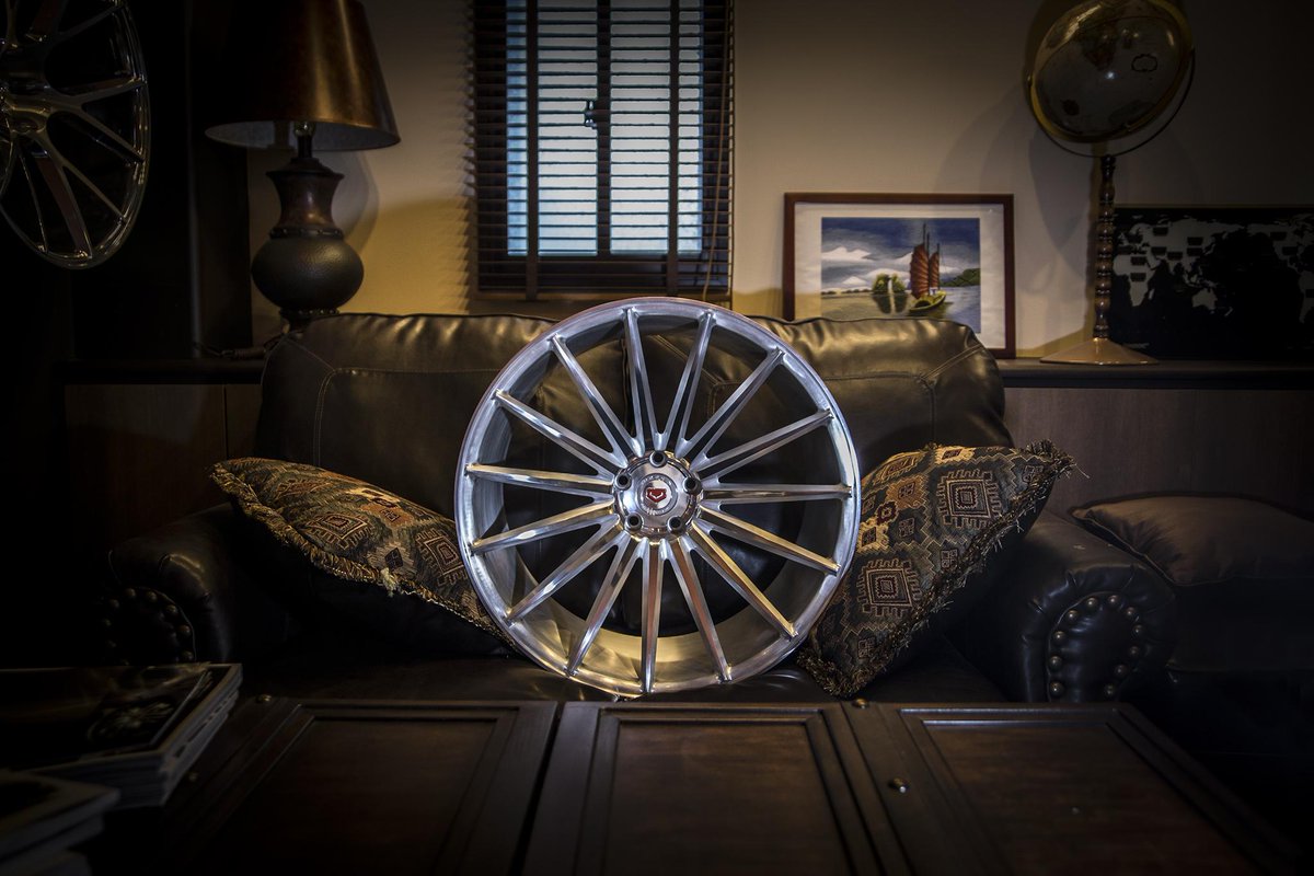 VOSSEN_JAPAN tweet media