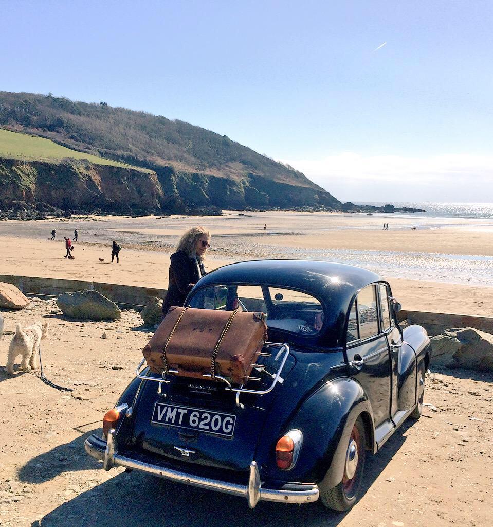 lazyciderbar's tweet photo. Happy #CornwallHour to @caerhayscastle what a beautiful spot ;) http://t.co/WFqZMz4KdY