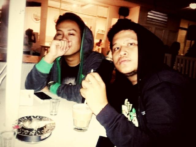 Rezza_R's tweet image. #latepost