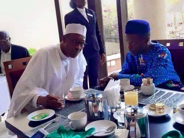 BabangidaRuma's tweet image. Incoming president and his VP having breakfast with 20 naira milo. 

Cheap or simple