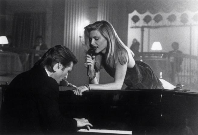And happy birthday to one of our favourites, Michelle Pfeiffer.

Here in The Fabulous Baker Boys... 
