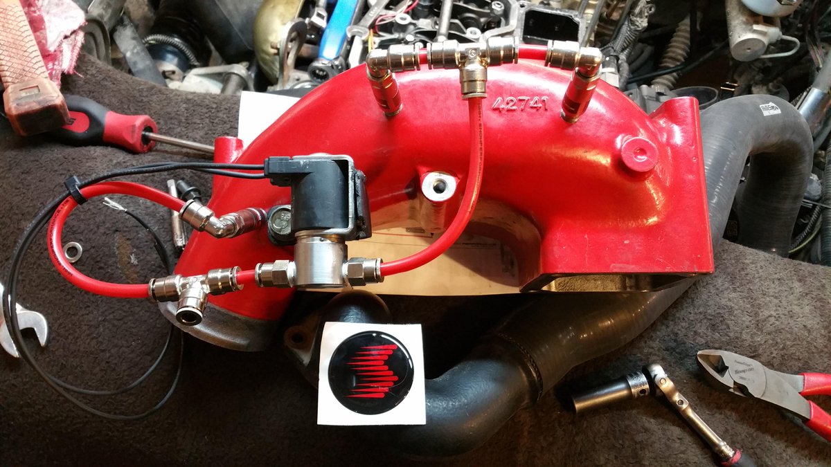 ToxicDiesel's tweet photo. Snow Performance Water Injection Set Up @snowperformance @toxicdiesel #ToxicDiesel #SnowPerformance http://t.co/awmHBEY5Yo