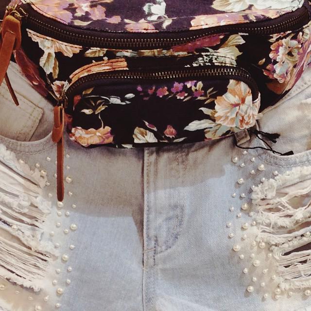 Prints, textures and denim!  #THENEWBOHEMIANS #OOTD #lookVESTIMENTA