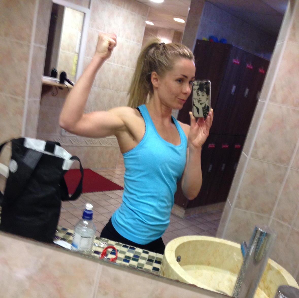 gym locker room selfie girl