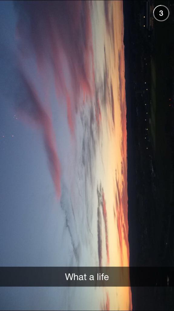 vinnnieg126's tweet photo. @CarolineMuise's snap story is too perfect not to screenshot http://t.co/RwkRcrd1iD