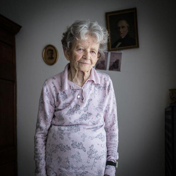 Mathildebigot's tweet photo. Droit de vote : soixante-dix ans après, de mémoire de femmes http://t.co/TGA5bs8n2A #70AnsVoteDesFemmes v/@libe http://t.co/pP9JWpvNNh