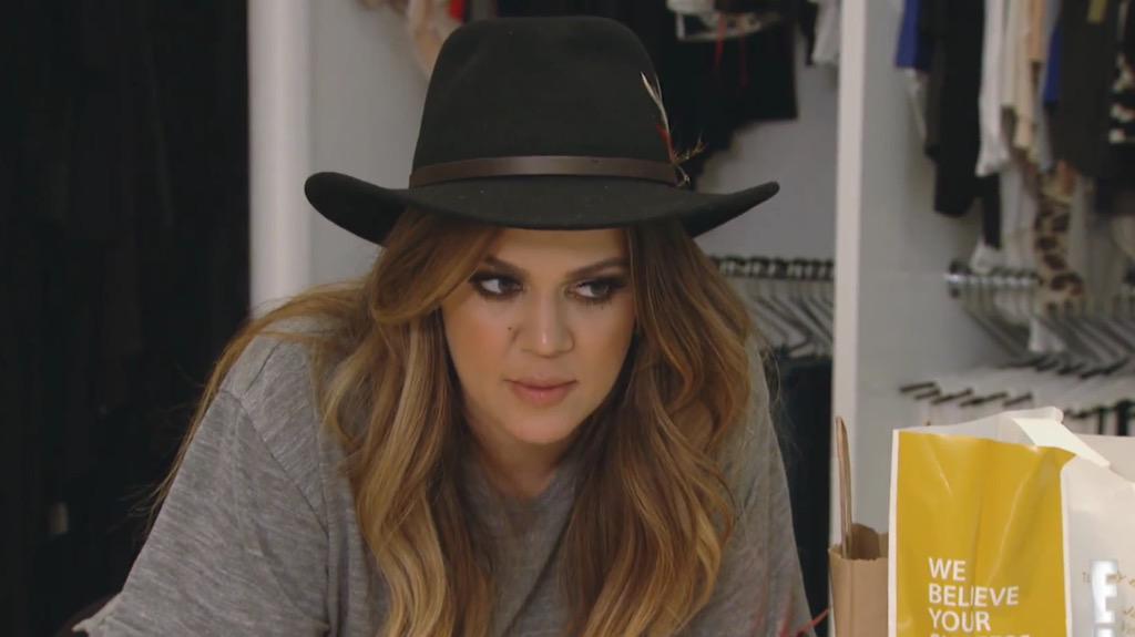 kardash_kuwtk's tweet photo. Kim &amp; Khloe look so gorgeous in this weeks #KUWTK 😍 http://t.co/X2kWcEvwRB