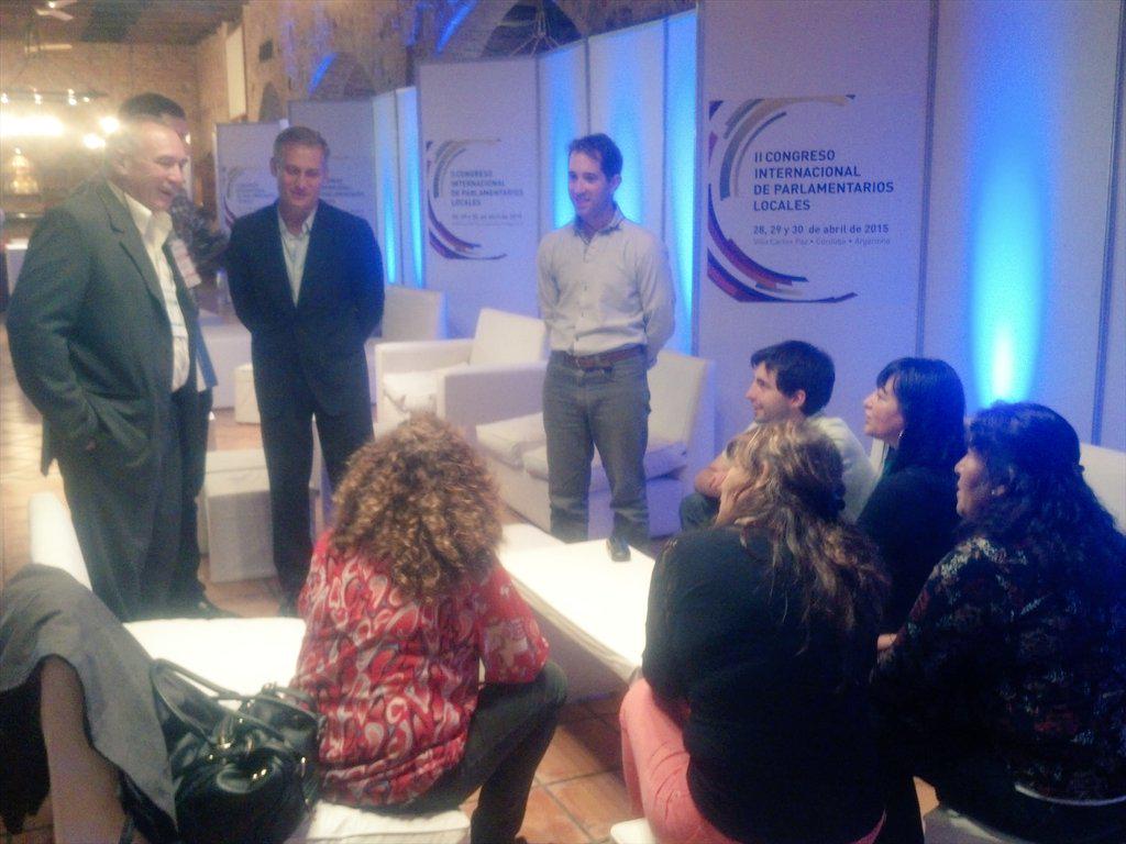 Concejo_vcp's tweet photo. El Intendente @EstebanAviles y @waltergispert saludando a concejales de Argentina y Latinoamérica en @HotelMonacoVCP http://t.co/Ar8d3txE5W