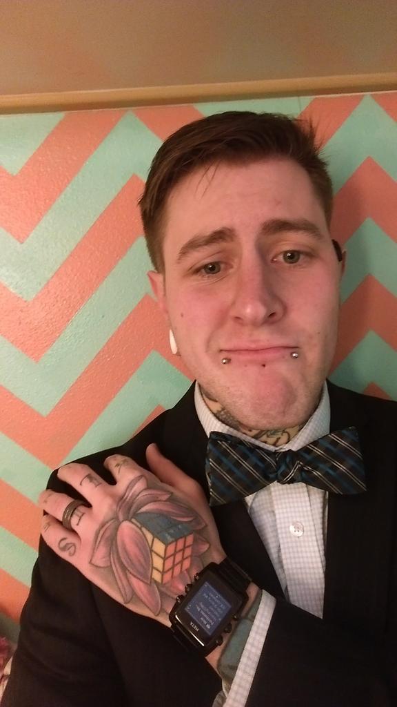 tehcurry1337's tweet photo. @Meta_Watch classing it up with a bowtie! http://t.co/oDk9FVzDy1