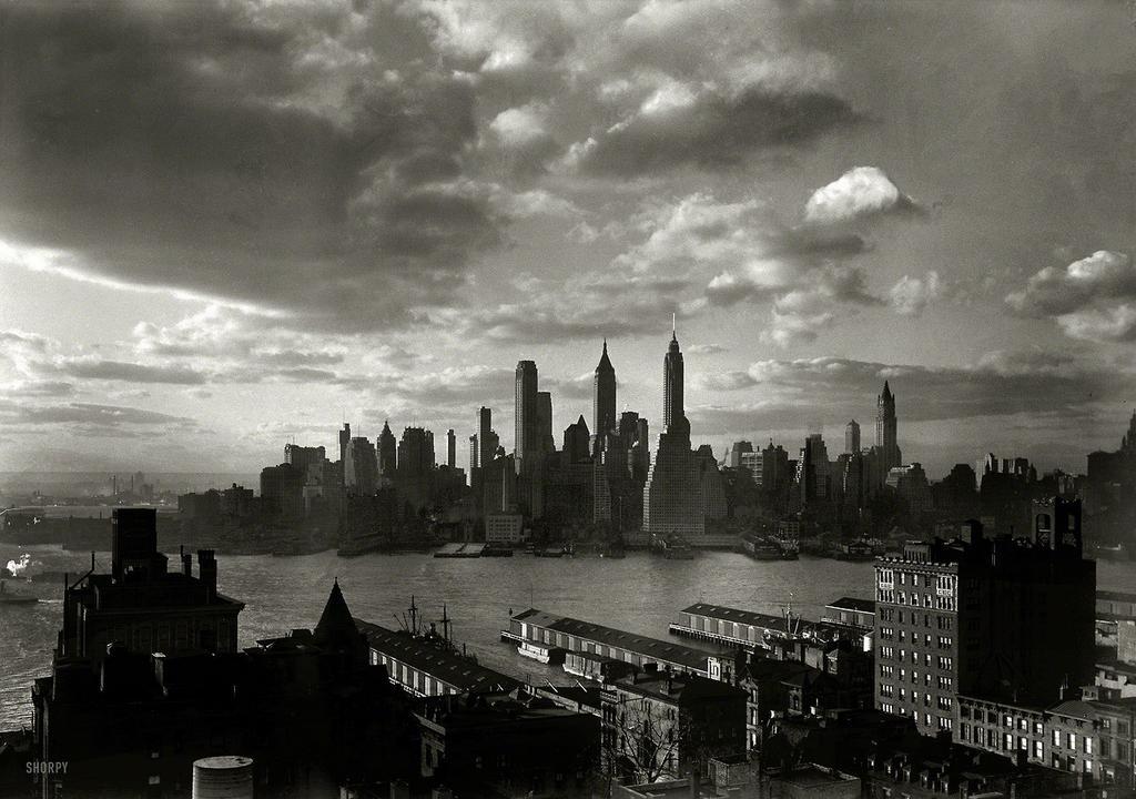 DaysBack's tweet image. New York City, 1933